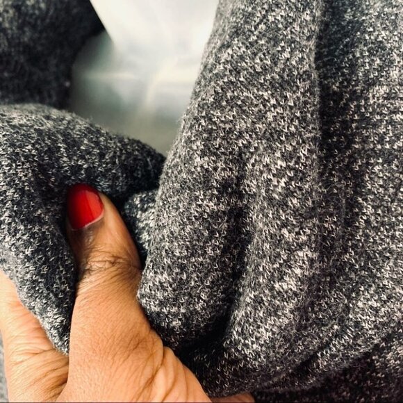 TOMMY HILFIGER  TURTLENECK LOOSE GREY BLACK TOP SWEATER SIZE MEDIUM - Picture 5 of 9